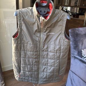 SIMMS fishing men’s vest, insulated medium olive color